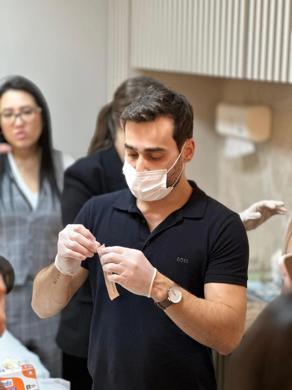 Profissional em atividade prática durante treinamento